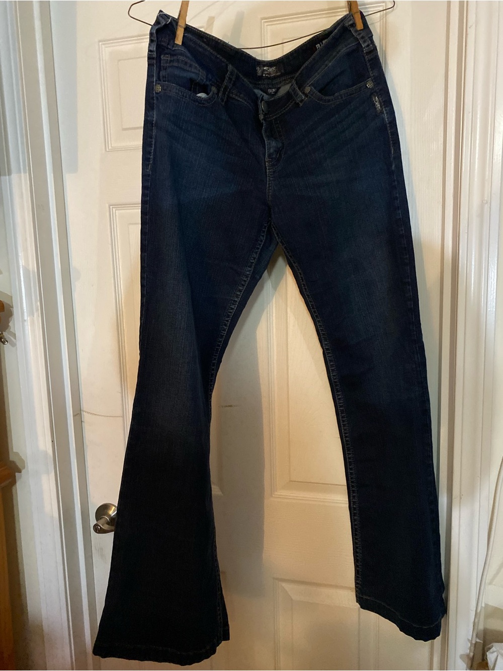 Silver Jeans women Dark Wash Bootcut Jeans. Suki mid flare